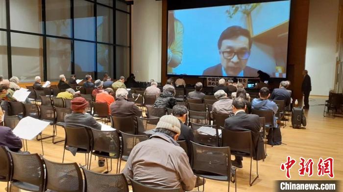 中方民間團(tuán)體線上參會(huì)，圖為中國(guó)民間對(duì)日索賠聯(lián)合會(huì)會(huì)長(zhǎng)童增代表民間索賠組織在集會(huì)上發(fā)表在線演講。　日本友人供圖