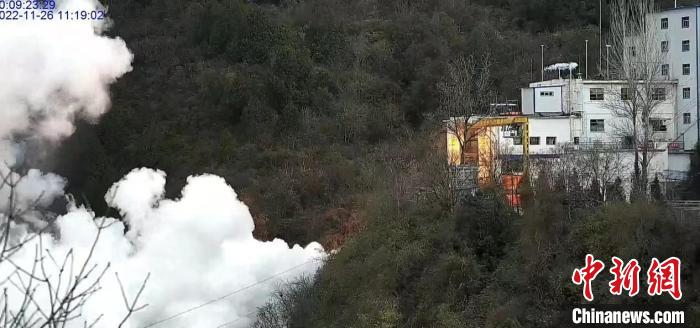 中國首臺大推力重復(fù)使用液氧煤油主發(fā)動機試車成功?！『教炜萍剂汗﹫D