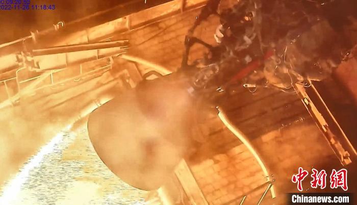 中國首臺大推力重復(fù)使用液氧煤油主發(fā)動機試車成功?！『教炜萍剂汗﹫D