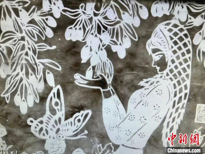 熏畫(huà)“守”藝人：“煙火”中傳承中國(guó)“復(fù)印術(shù)”