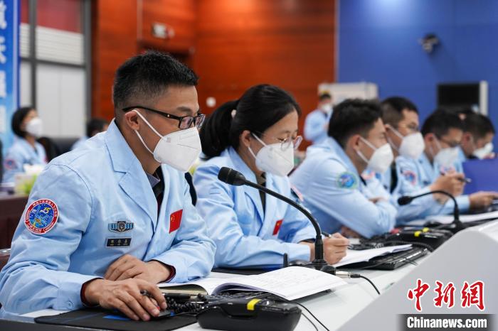 北京空間信息傳輸中心圓滿完成神舟十五號飛船入軌與交會對接天基測控任務?！±钤待?攝