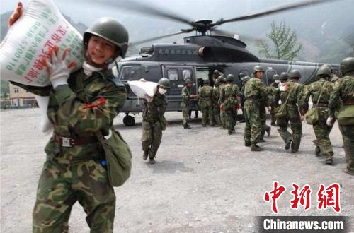 香港特區(qū)政府飛行服務(wù)隊曾參與2008年汶川地震災(zāi)后救援工作?！∠愀厶貐^(qū)政府飛行服務(wù)隊 攝