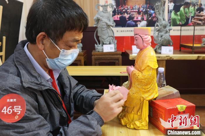 本屆競(jìng)賽在兩岸分設(shè)賽場(chǎng)，泉臺(tái)選手“云”競(jìng)技?！￡惞鹕?攝