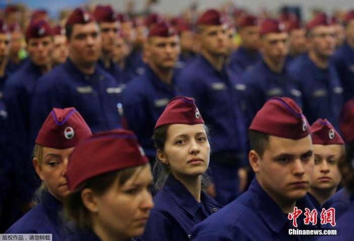 資料圖：匈牙利邊境警察舉行宣誓儀式。