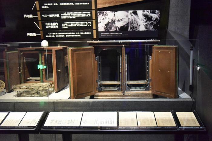 侵華日軍第七三一部隊(duì)罪證陳列館新展出的電流孵卵器。(新華社記者楊思琪 攝)