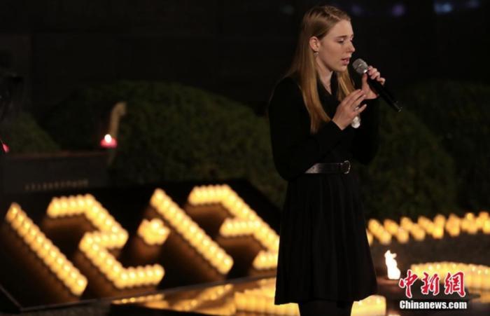 圖為梅根·布萊迪演唱歌曲《感同身受》。泱波 攝