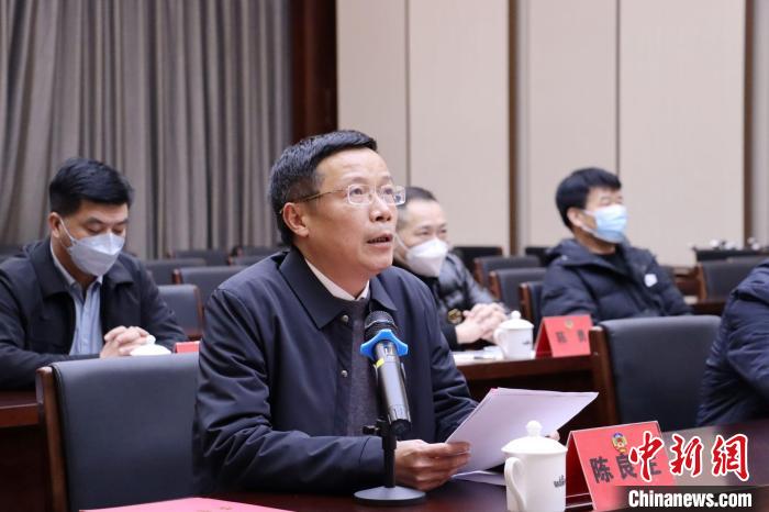 寧德市委統(tǒng)戰(zhàn)部副部長、僑辦主任、市海聯(lián)會常務(wù)副會長陳良生講話?！∪~茂 攝