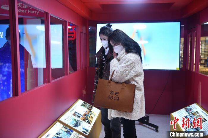 圖為展覽現(xiàn)場?！⊥跻缓?　攝