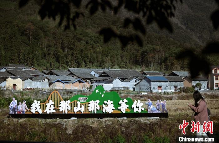 CCTV-1熱播劇《那山那?！啡【芭臄z基地一角。　蕉城區(qū)融媒體中心 供圖