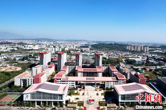 漳州一中西湖校區(qū)。　張金川 攝