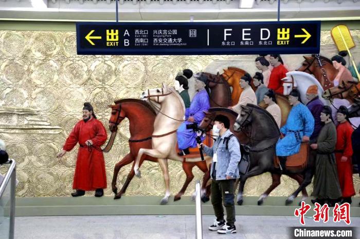 西安地鐵6號(hào)線二期已具初期運(yùn)營(yíng)條件站內(nèi)“景觀”續(xù)寫“古今長(zhǎng)安”