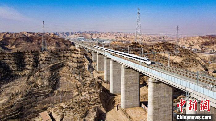 銀蘭高鐵29日開通運營:西北內(nèi)陸腹地多“流”涌動