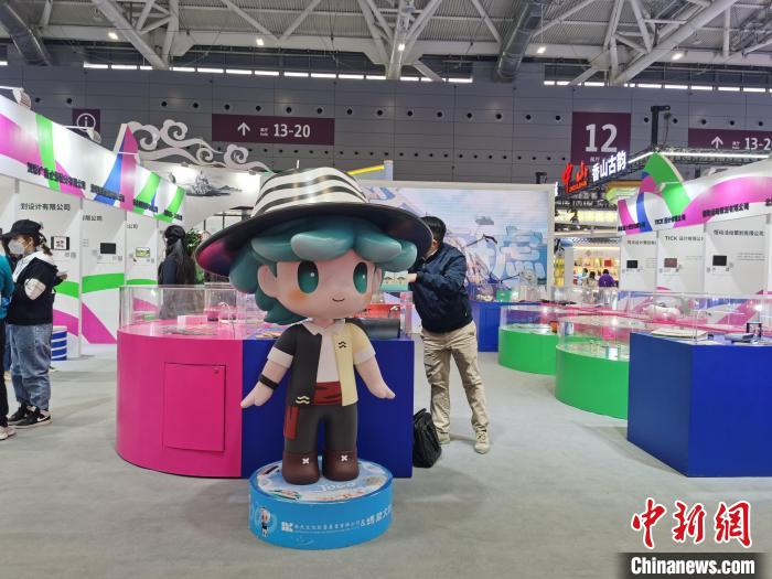 深圳文博會上的澳門創(chuàng)意館?！∴嵭〖t 攝
