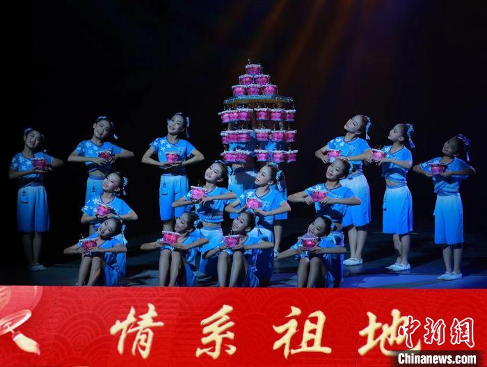 少兒舞蹈《芷溪花燈》?！↓垘r市融媒體中心供圖