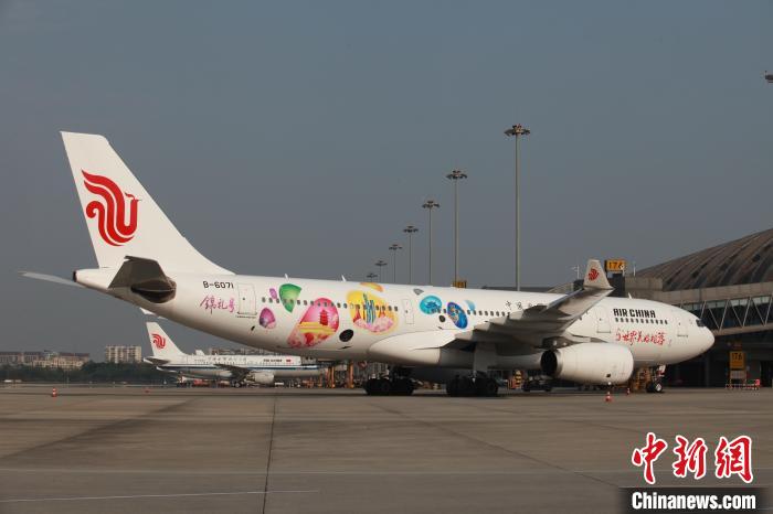 國(guó)航加飛946班次迎成都民航春運(yùn)進(jìn)出港增投客座近23萬(wàn)個(gè)