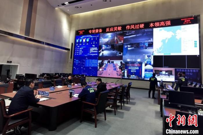 四川省應急管理廳通過視頻調度甘孜州和雅安等地?！∷拇☉惫﹫D