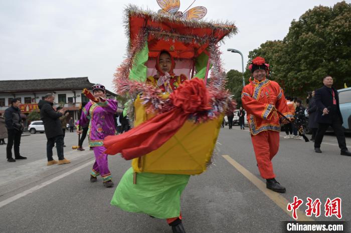 表演幺妹船?！垥詵| 攝