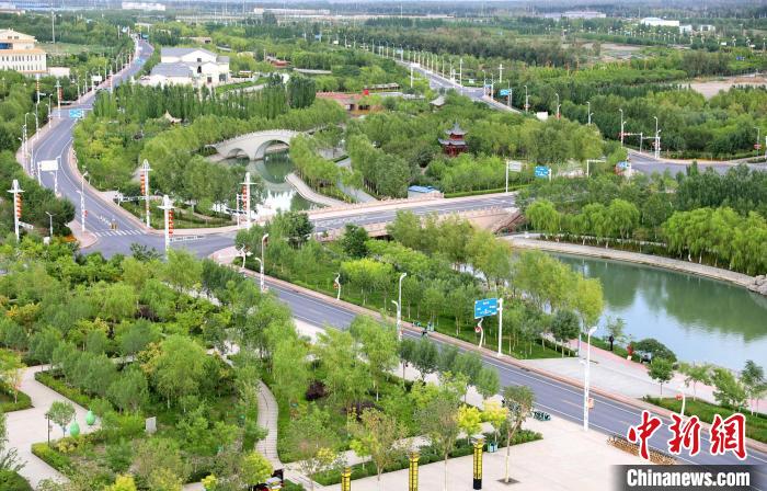 穿城而過的將軍河以王震將軍“將軍”二字命名。　史玉江 攝