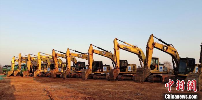 1月31日，武漢市2023年一季度重大項(xiàng)目集中開工活動(dòng)現(xiàn)場