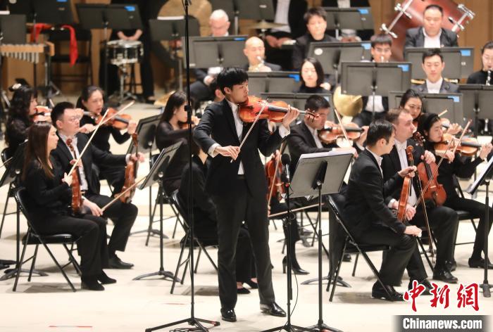 “春之聲 兩岸情”2023在川臺(tái)胞音樂會(huì)?！⊥趵?攝