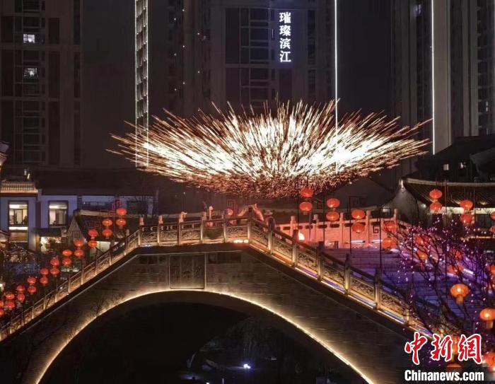 兩岸青年共賞“打鐵花”非遺表演?！↓埼膮^(qū)臺聯(lián)供圖。