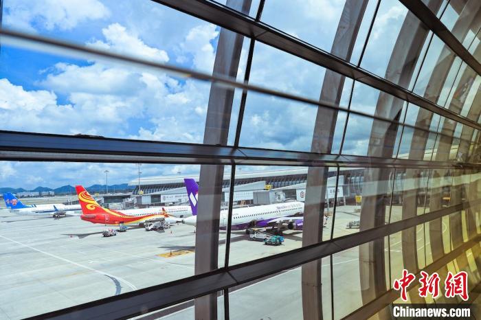 圖為南寧機(jī)場風(fēng)貌?！∧蠈帣C(jī)場供圖