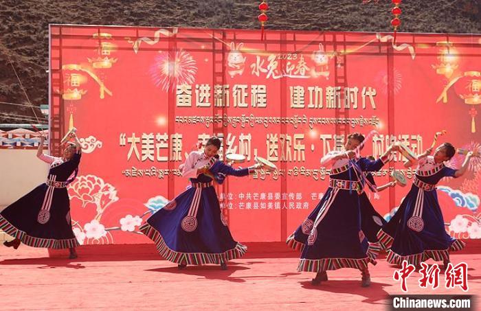 舞蹈《吉祥熱巴》?！∶⒖悼h委宣傳部供圖