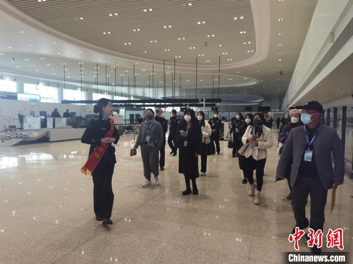 廈門(mén)五通客運(yùn)碼頭見(jiàn)聞：“讓臺(tái)胞回鄉(xiāng)路更添溫度”