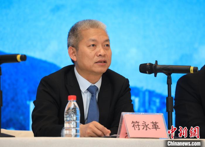 橫琴粵澳深度合作區(qū)執(zhí)委會副主任符永革在介紹政策出臺的背景意義?！￡P(guān)銘榮 攝