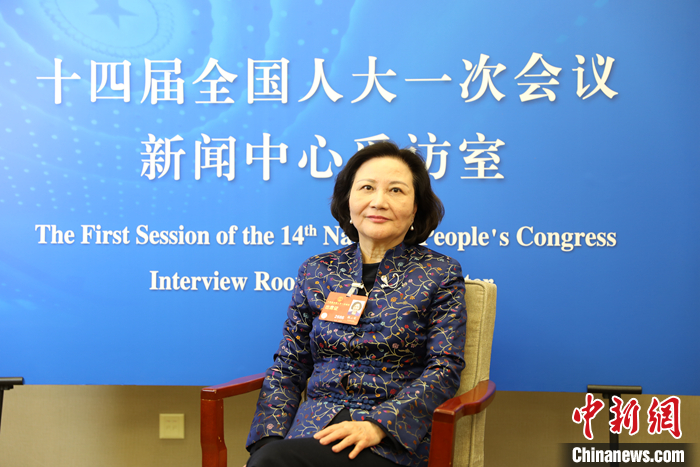 十四屆全國人大一次會議即將在北京召開。3月3日，來自臺灣團(tuán)的全國人大代表陳云英在北京接受中新社等媒體采訪。2003年以來，陳云英已連續(xù)擔(dān)任五屆全國人大代表。 中新社記者 朱賀 攝