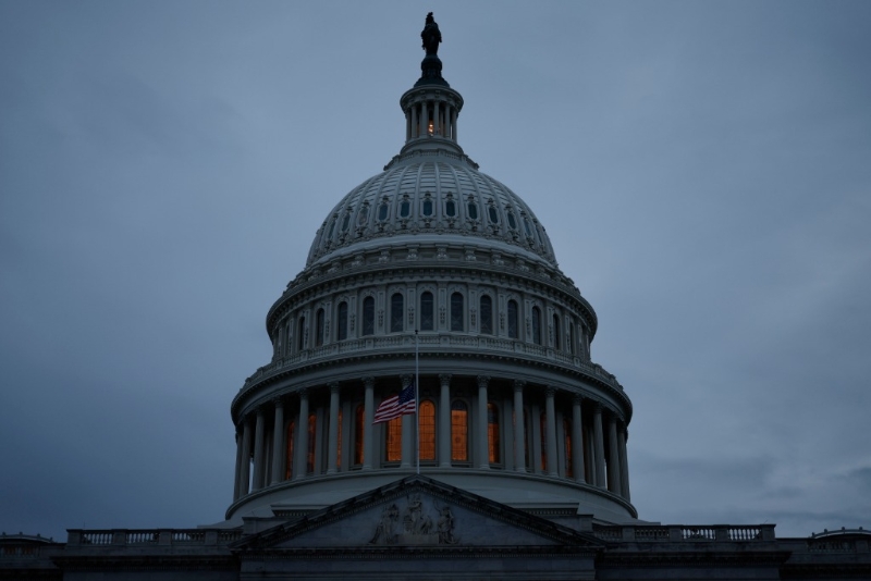 5月24日，在美國(guó)首都華盛頓拍攝的國(guó)會(huì)大廈。新華社發(fā)（沈霆攝）
