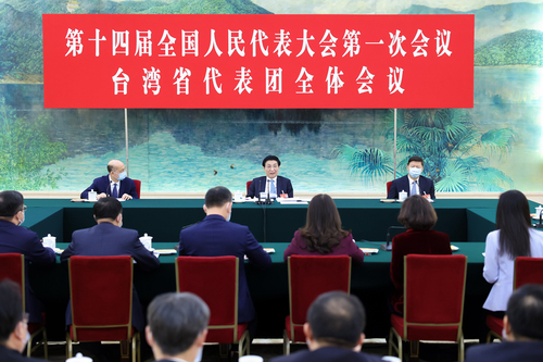 3月9日，中共中央政治局常委王滬寧參加十四屆全國人大一次會議臺灣代表團的審議。新華社記者 劉彬 攝.jpg