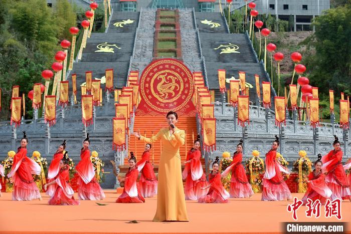 華夏母親嫘祖故里拜謁大典現(xiàn)場?！←}亭縣委宣傳部供圖