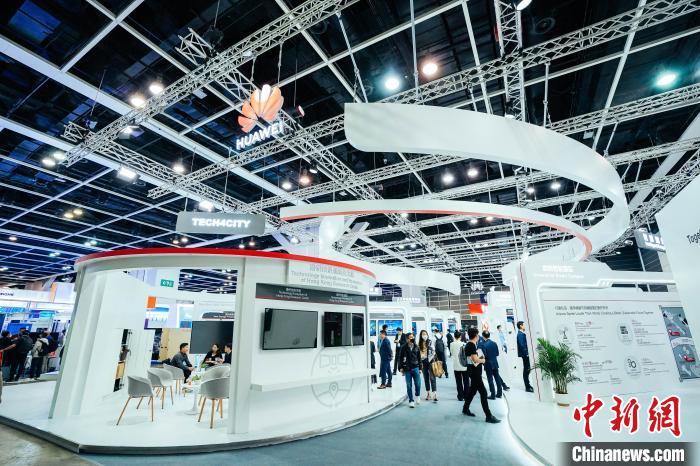 華為在首屆“香港國際創(chuàng)科展”的展位?！∈茉L者提供