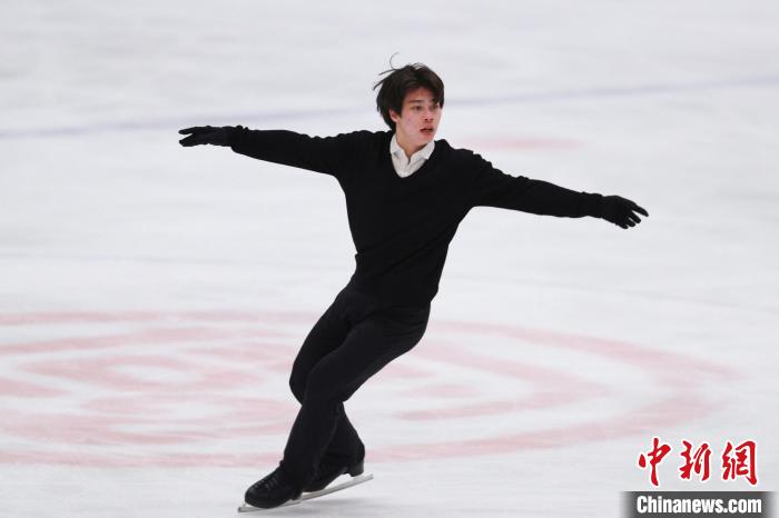 男子單人滑冠軍戴大衛(wèi)?！『邶埥◇w育局提供