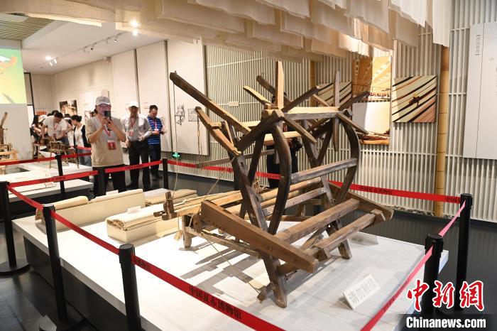 博物館內(nèi)的夏布織布機(jī)。　陳超 攝