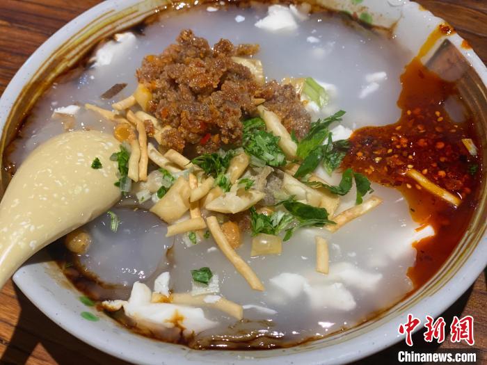 圖為明媛熙拍攝的樂山美食圖片?！∈茉L者供圖