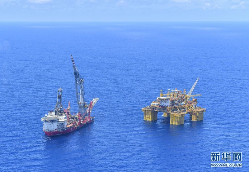 （圖1）這是在海南陵水海域拍攝的“深海一號”大氣田。新華社記者 蒲曉旭 攝