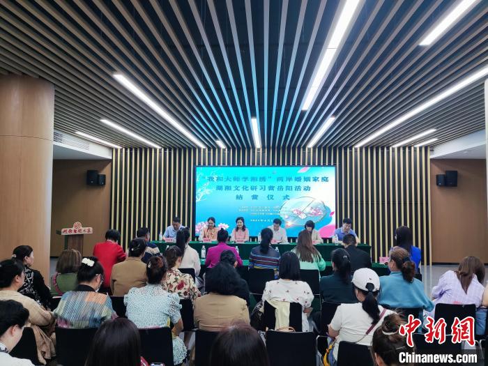 結(jié)營儀式現(xiàn)場?！∴嵑蜐?攝