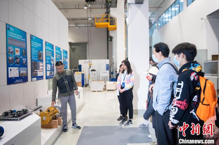 考察現(xiàn)場?！￡惽锖?攝