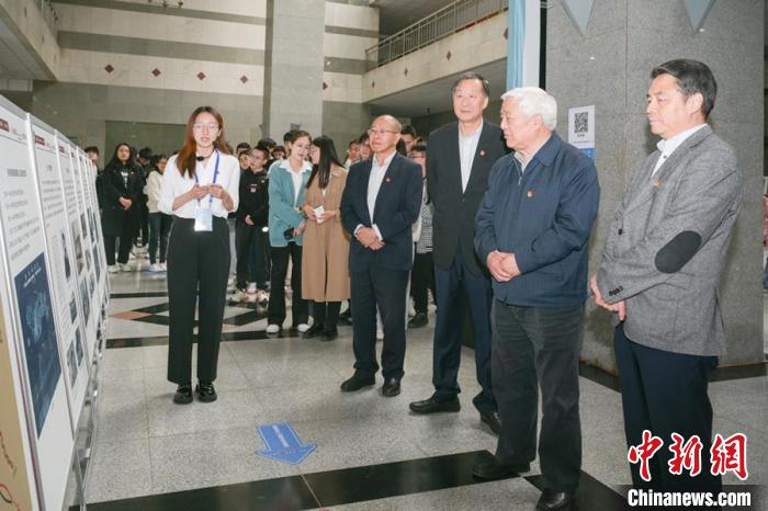 《從時(shí)速35公里到350公里的百年逐夢(mèng)》巡回展在京開展