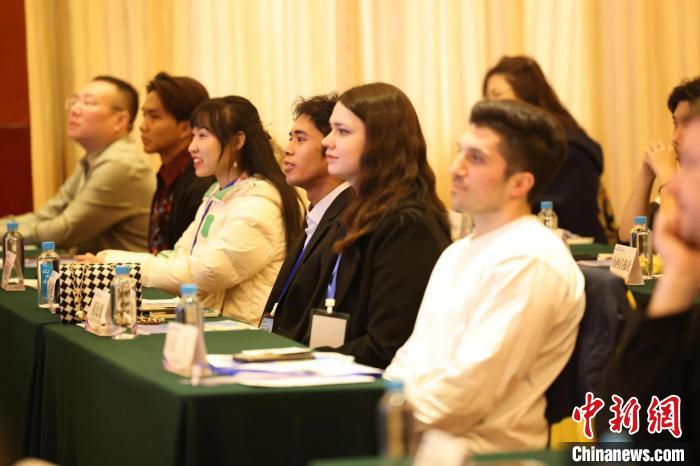 海外博主打卡太原地標感受三晉千年歷史文化