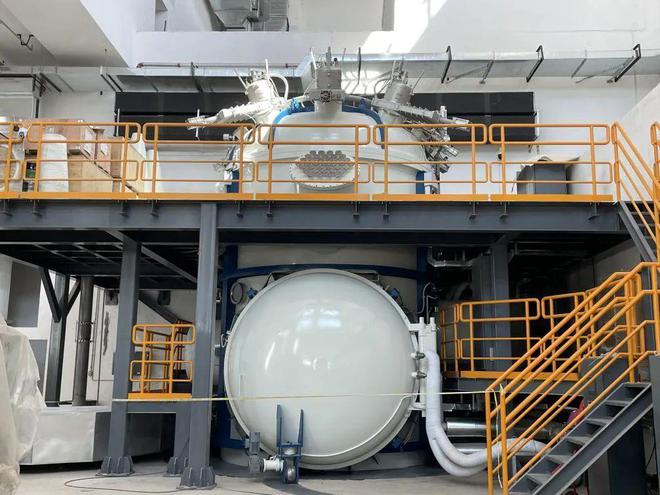 月表環(huán)境模擬系統(tǒng)。（圖源：人民日?qǐng)?bào)）