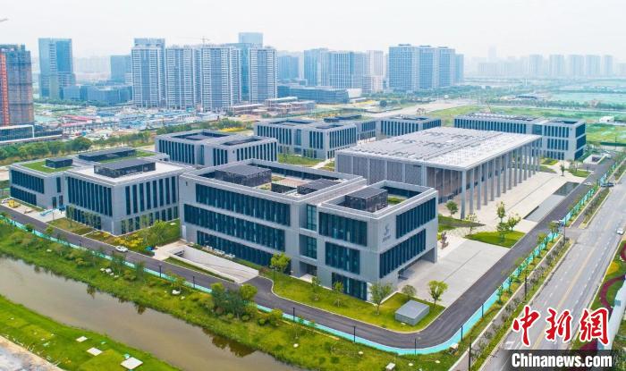 “中國(guó)式現(xiàn)代化的長(zhǎng)三角實(shí)踐”網(wǎng)絡(luò)主題采訪活動(dòng)走進(jìn)江蘇產(chǎn)研院，見(jiàn)證這塊“試驗(yàn)田”里的創(chuàng)新發(fā)展?！〗K產(chǎn)研院供圖