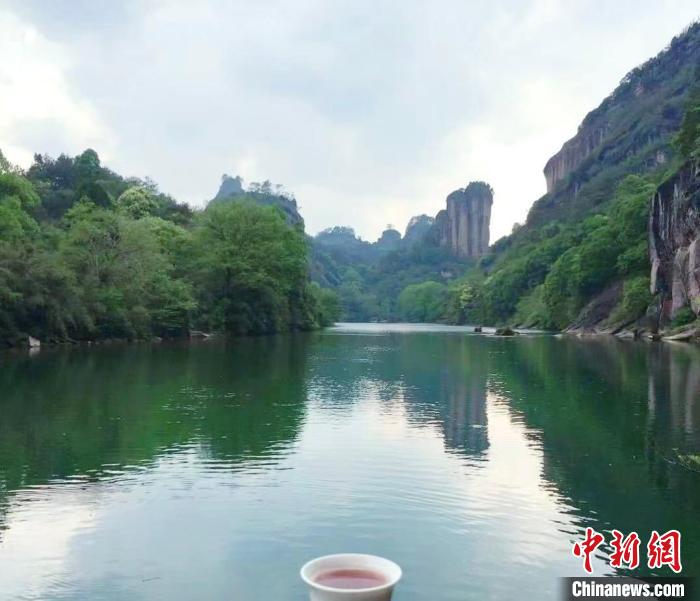 武夷山水美如畫?！堺惥?攝