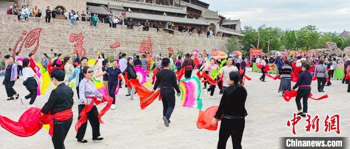 看三弦演繹、聽黃河奔涌山西臨縣成“五一”熱門打卡地