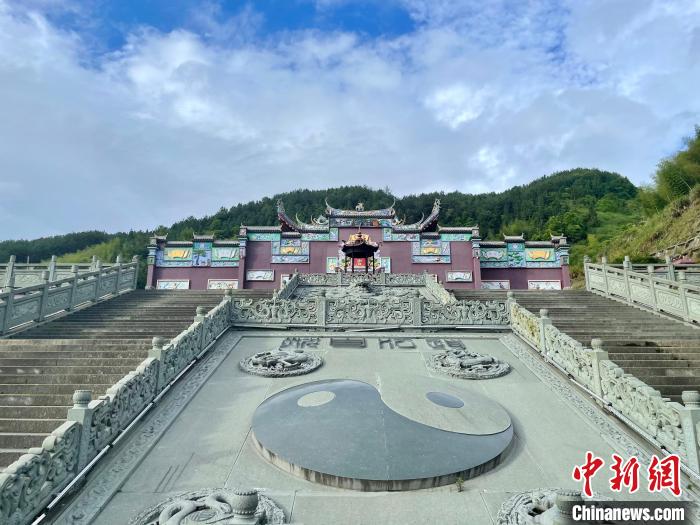 臨水宮坐落于古田縣中村村，是宋代淳祐年間朝廷封號的祀典宮廟?！吻汕?攝