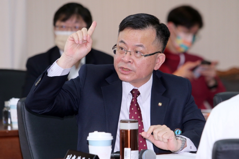 臺(tái)灣“通訊傳播委員會(huì)”(NCC)負(fù)責(zé)人陳耀祥。（圖源：臺(tái)灣“中時(shí)新聞網(wǎng)”）