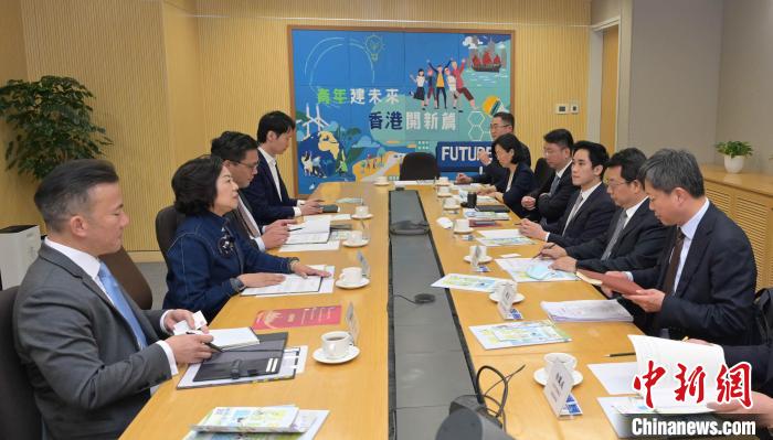 津港兩地官員會(huì)面就青年工作交換意見(jiàn)