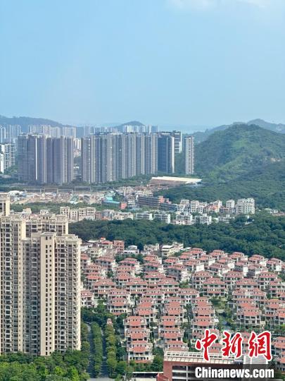 廣州21日中午驕陽(yáng)似火 王堅(jiān) 攝